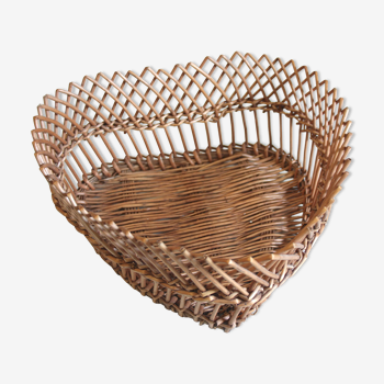 Panier cœur en rotin