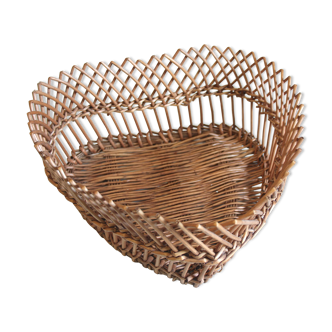 Panier cœur en rotin