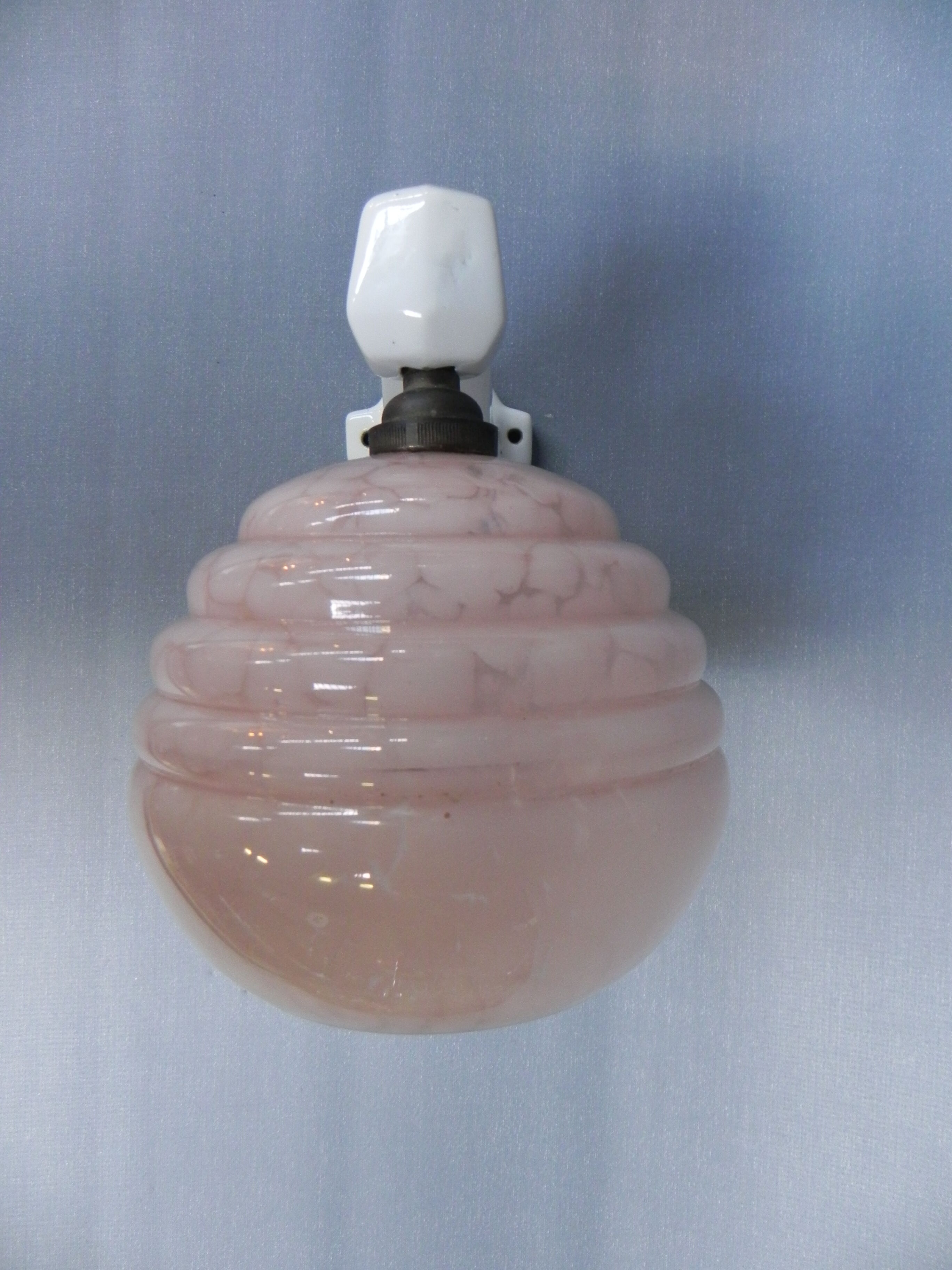 Art deco wall lamp with porcelain holder