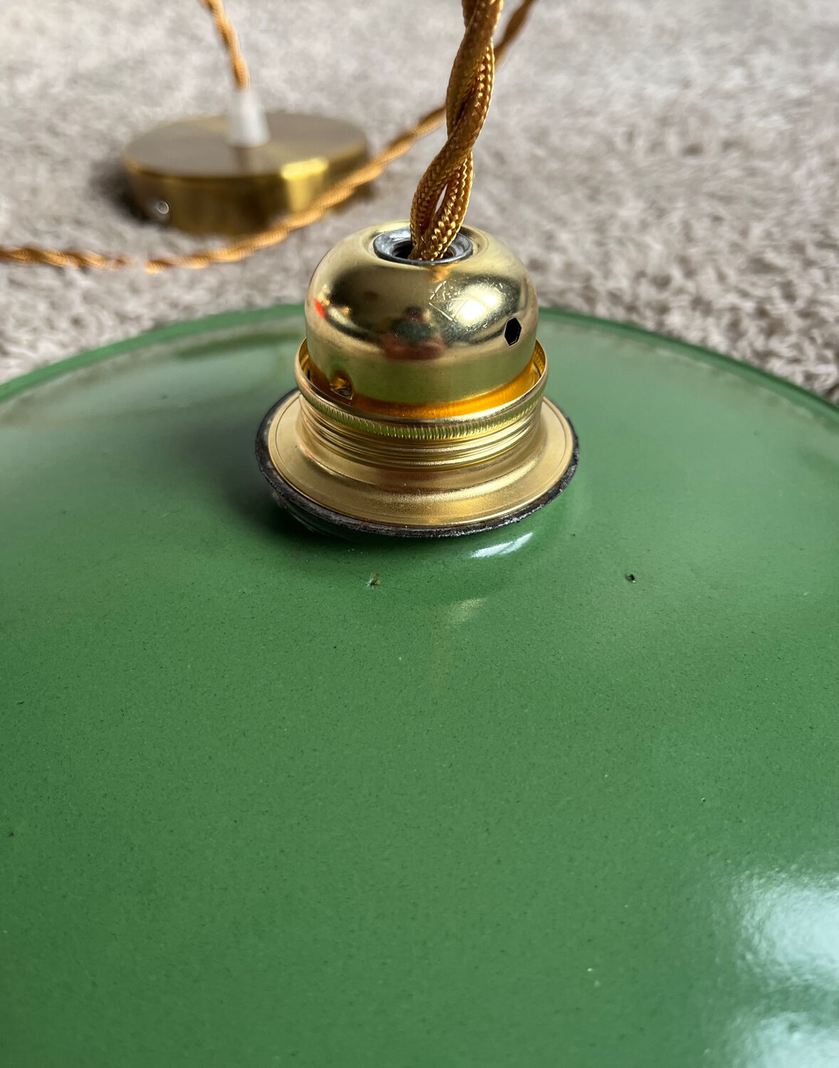 Suspension en tôle émaillée électricité neuve