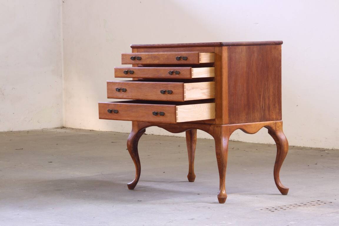 Vintage Danish 1967 4-Drawer Dresser in Oak