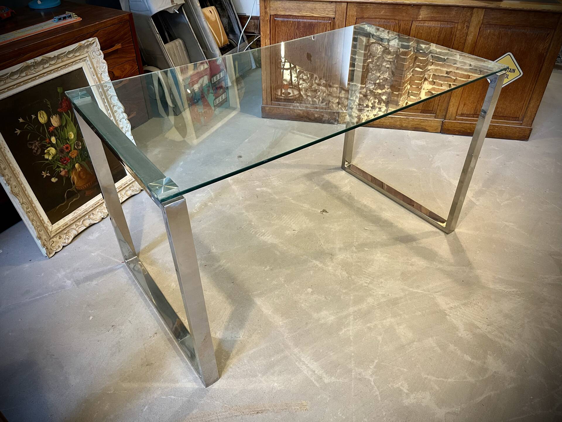 Ancien bureau en verre