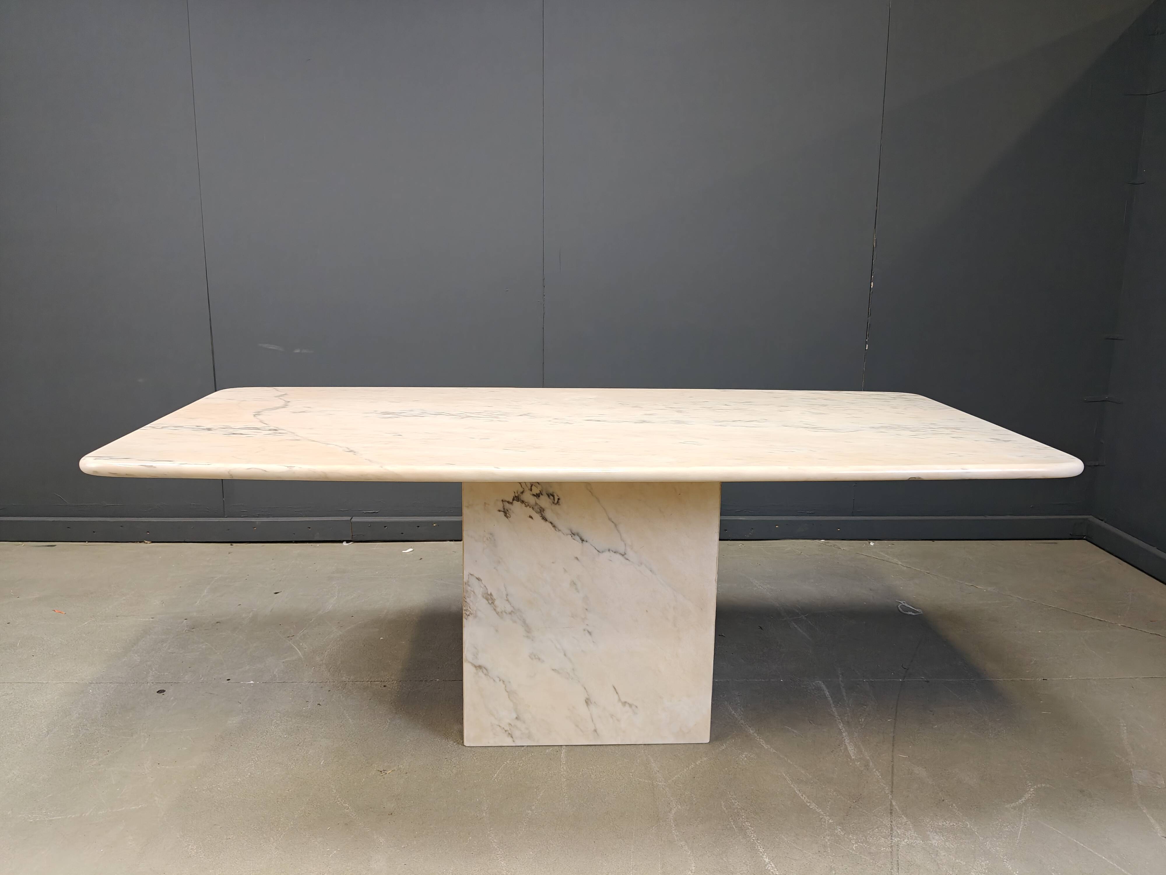 Table de salle à manger en marbre italien, années 1970