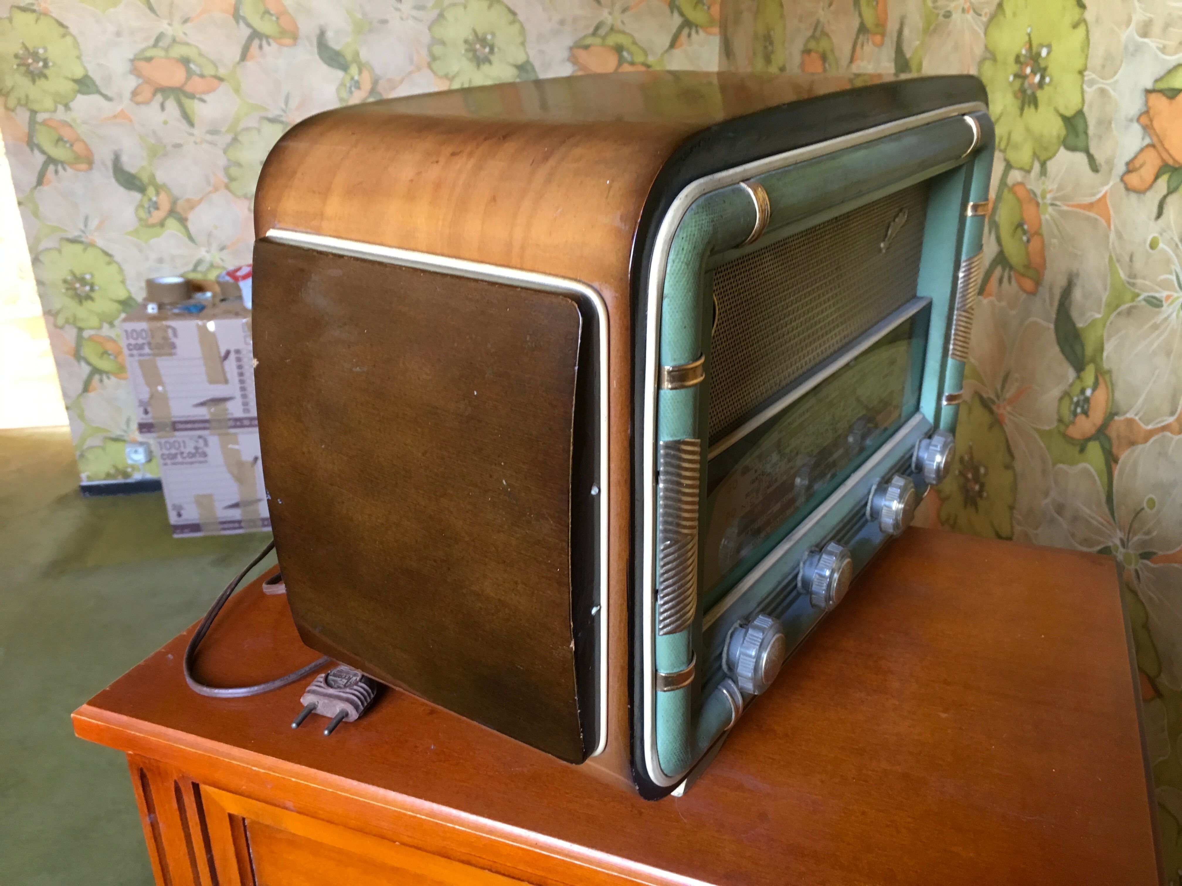 Poste de radio ancien