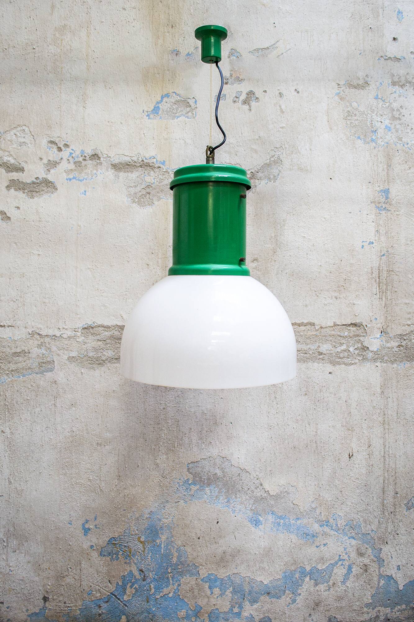 Lampadario industriale in metallo e plexiglass, anni '70