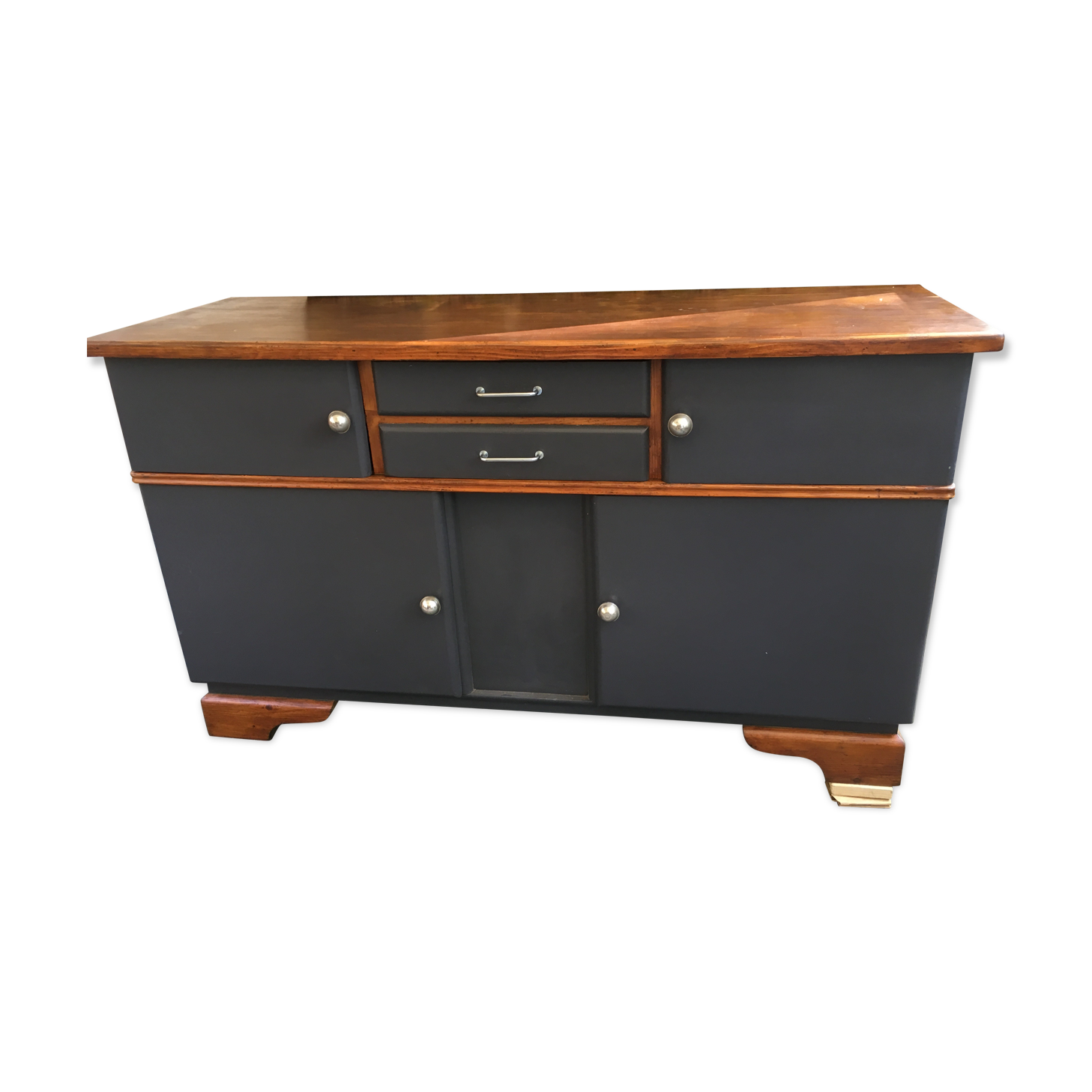 Kitchen to 1940's buffet