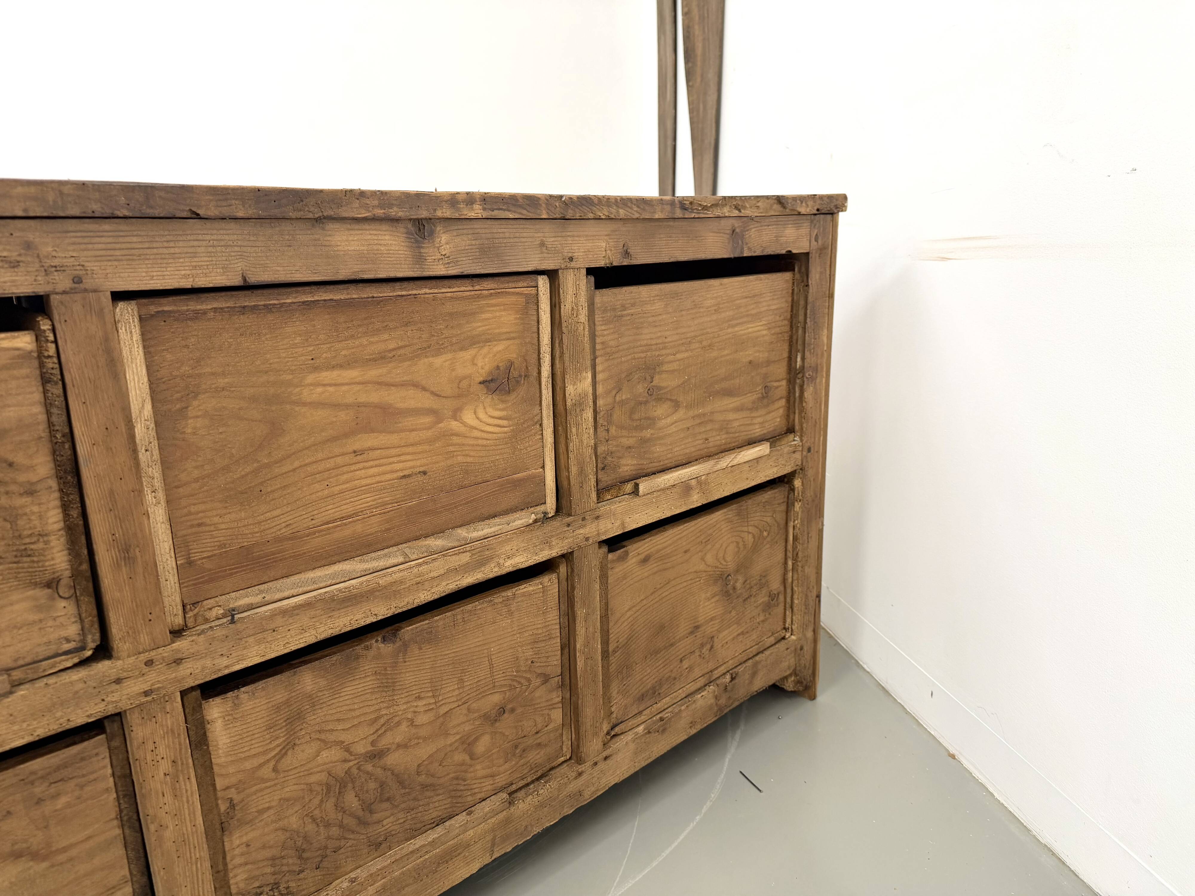 Six-drawer workshop cabinet
