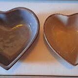2 heart-shaped cups