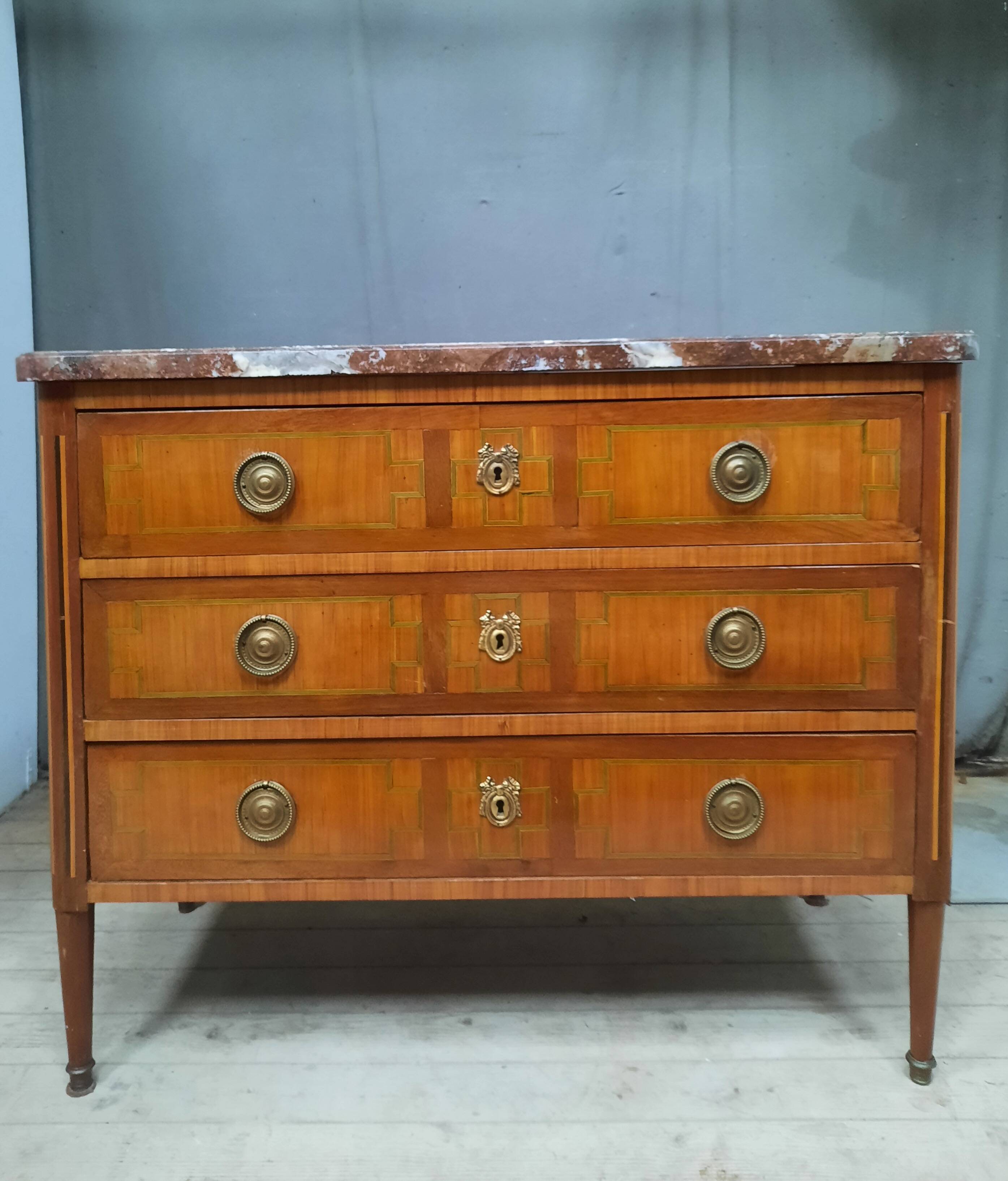 18th century veneer chest of drawers