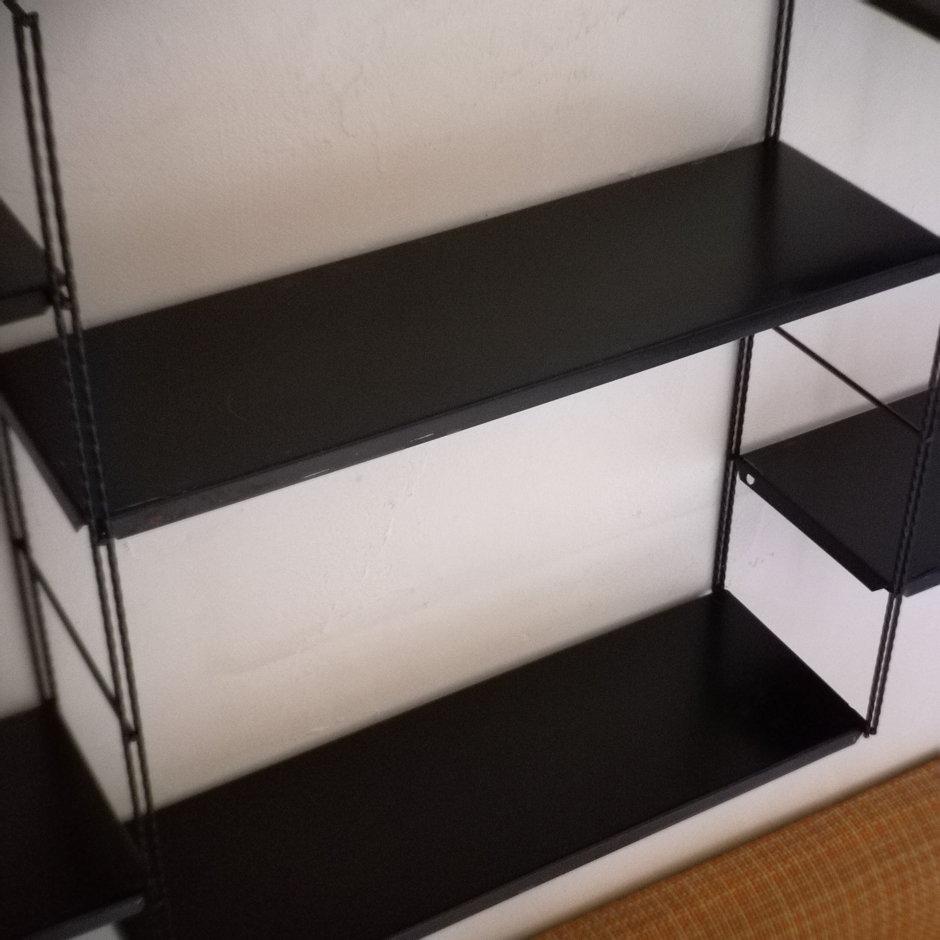 String shelf from the 1960s