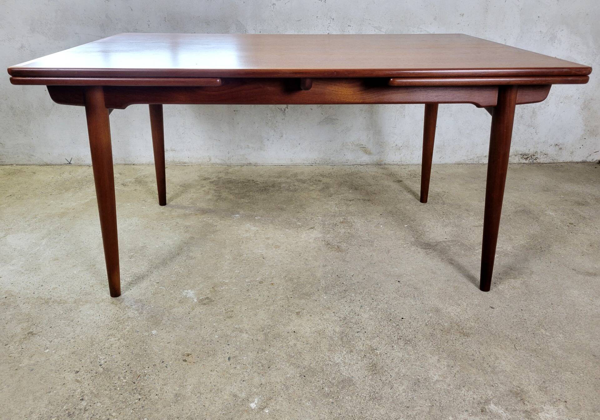 Vintage AT 312 dining table by Hans J. Wegner for Andreas Tuck