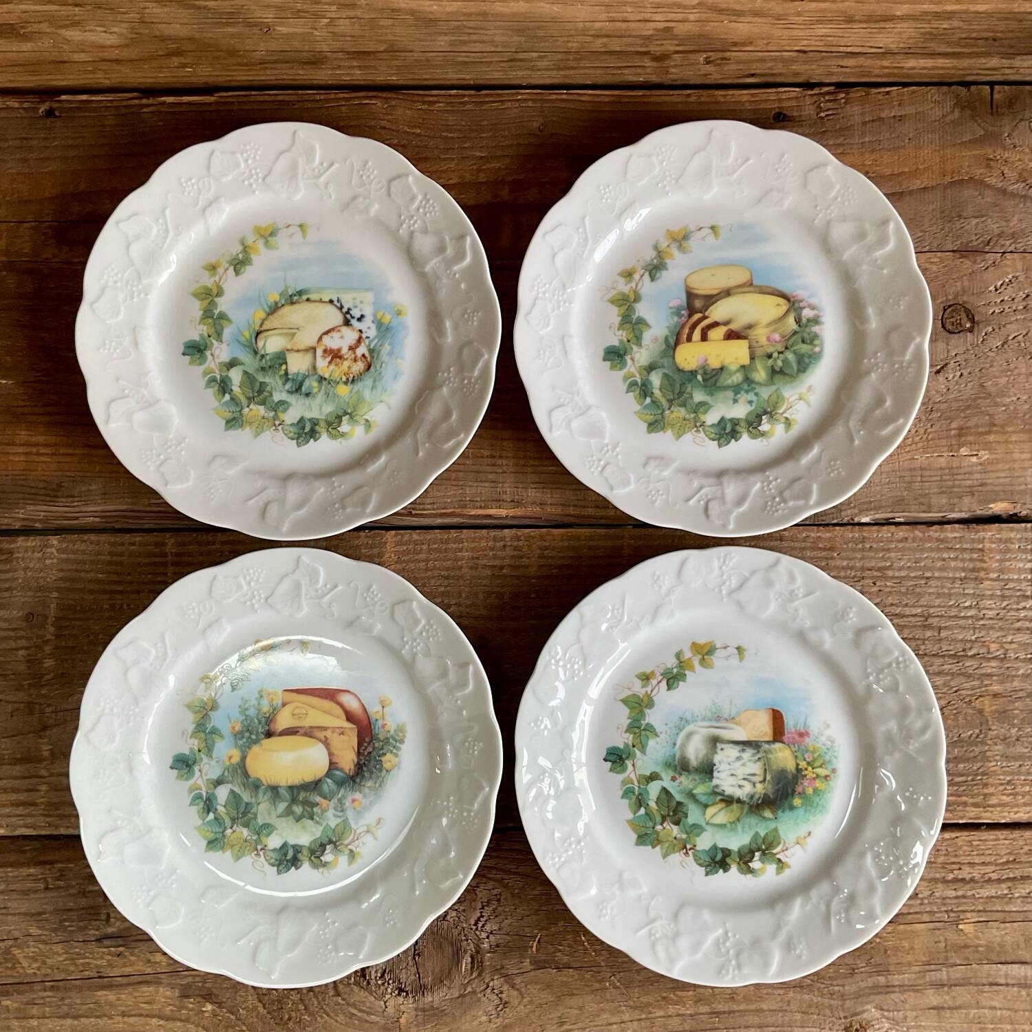 4 Limoges porcelain cheese plates “Wild Lier”