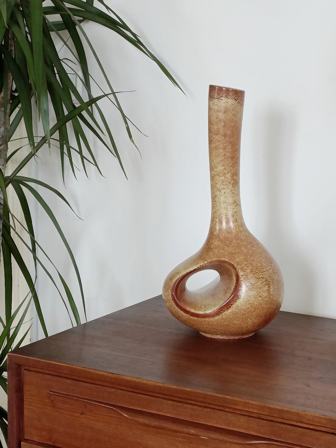 Modernist ceramic vase, Italian design 60s