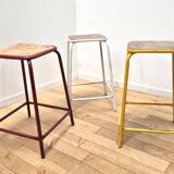 Suite de 3 tabourets industriels