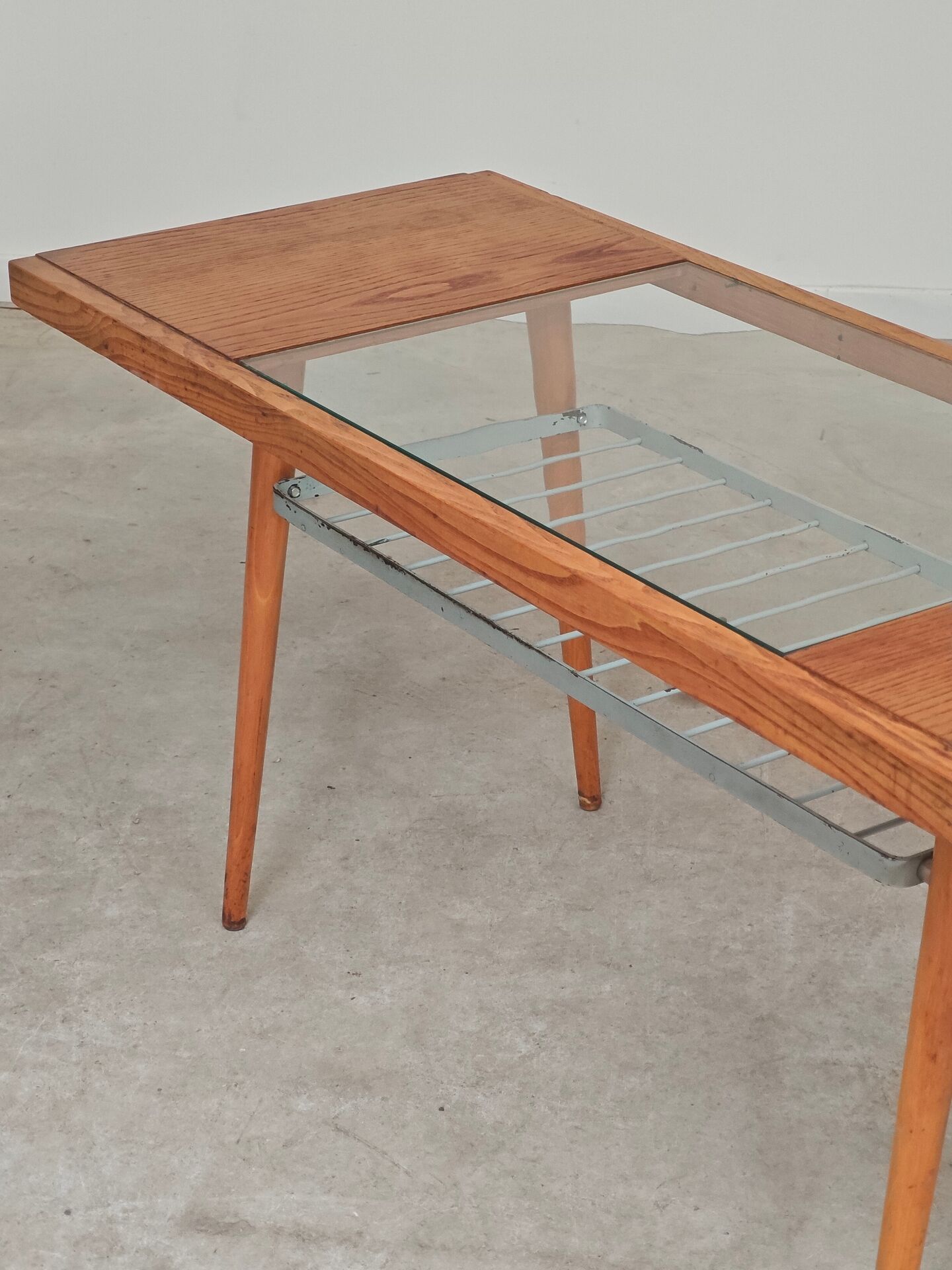 Table basse en bois, métal et verre par Jitona 1960