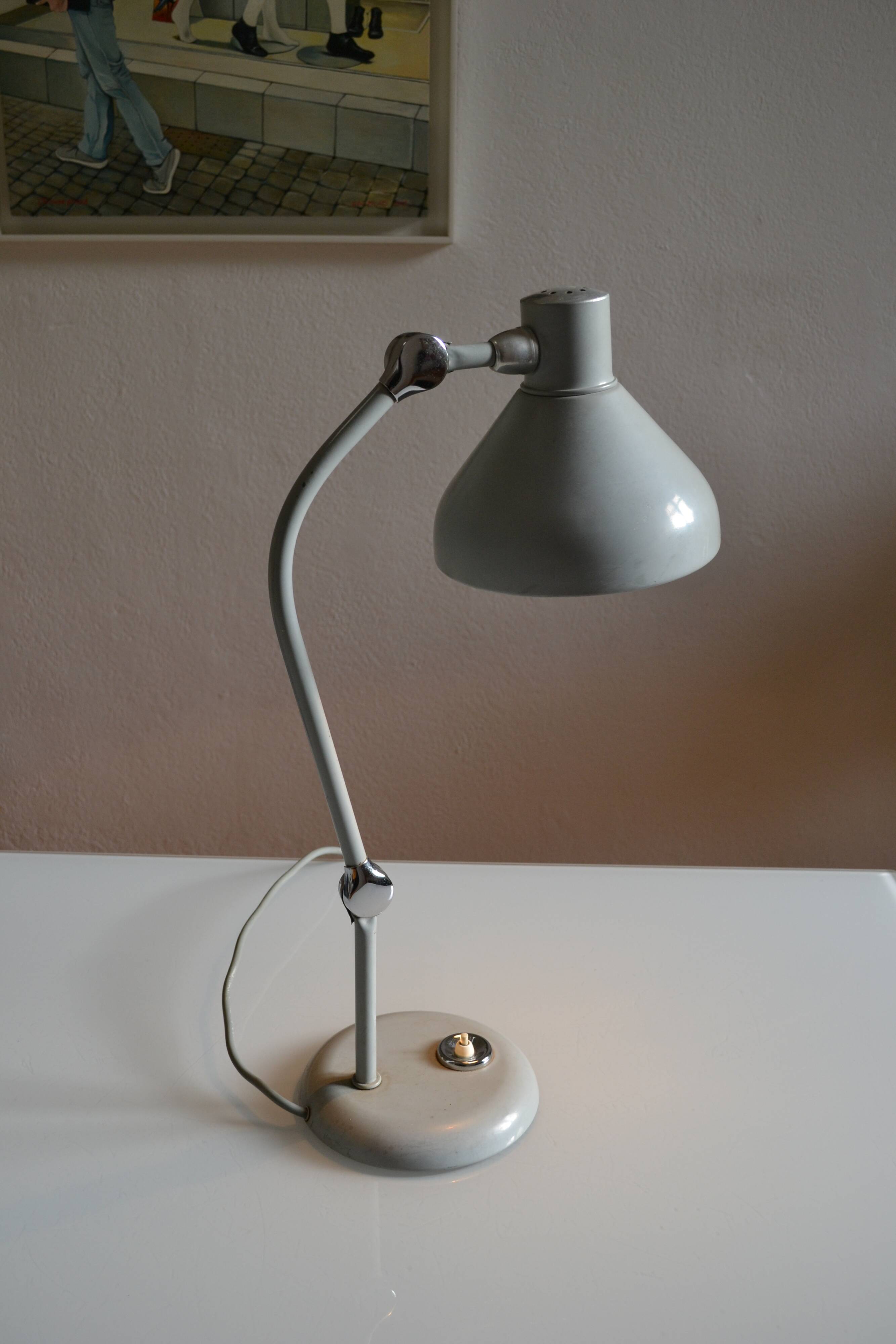 Jumo GS1 light grey table lamp