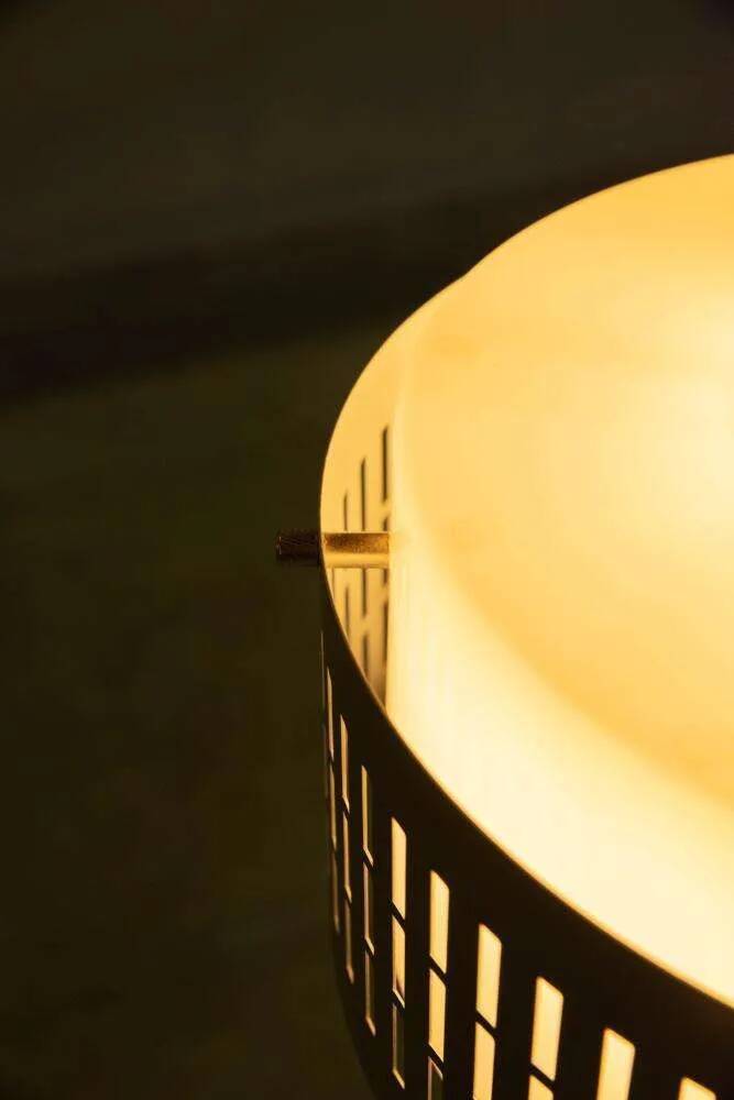 Minimalist 1970s aluminium suspension, mid-century light fixture.