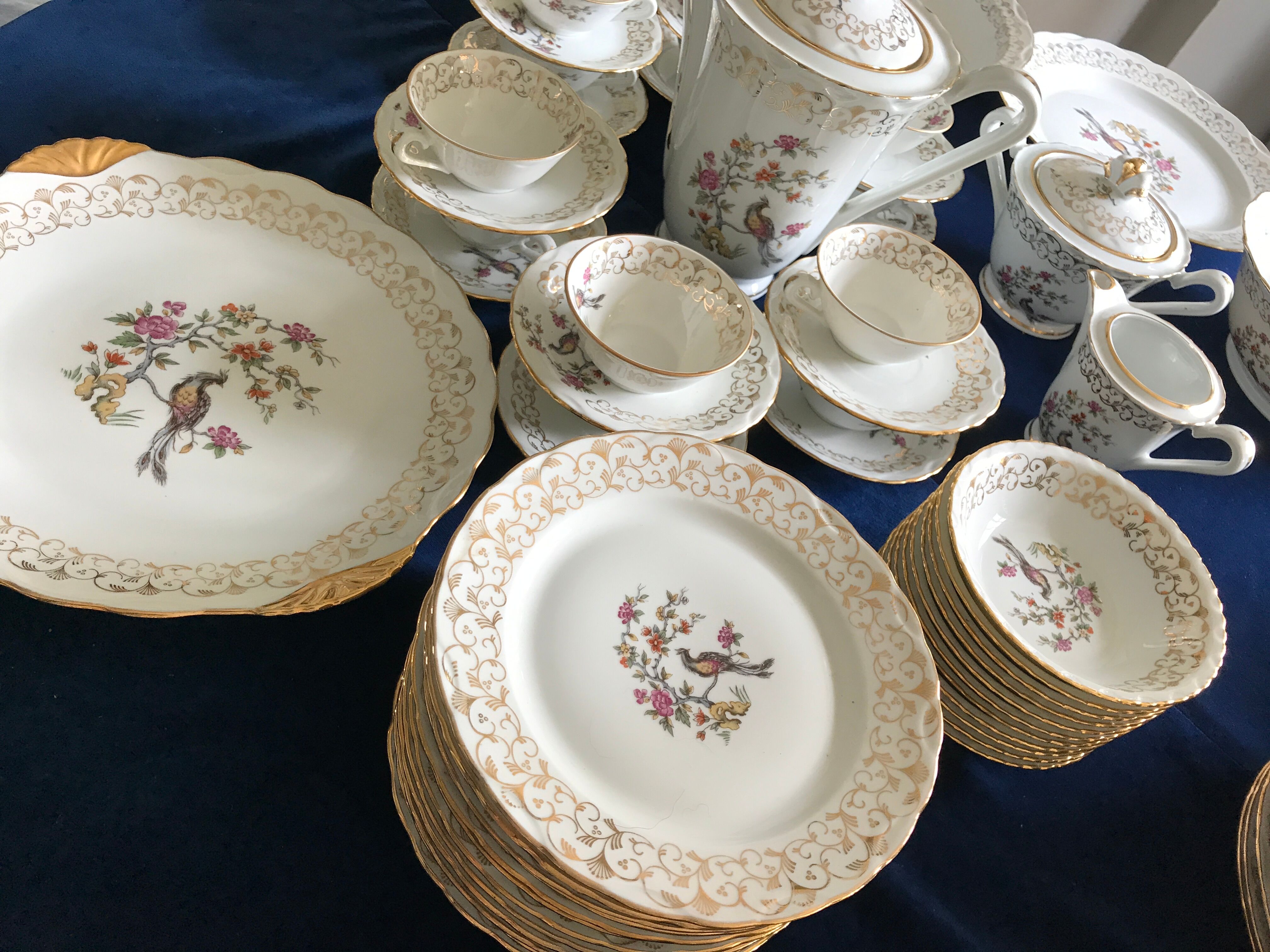 Table service set in Limoges porcelain 81 pieces