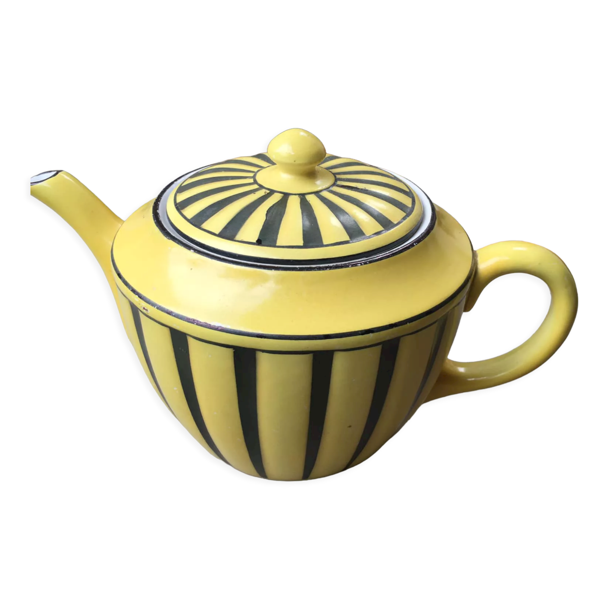 Teapot in yellow and black porcelain stamped Sarreguemines