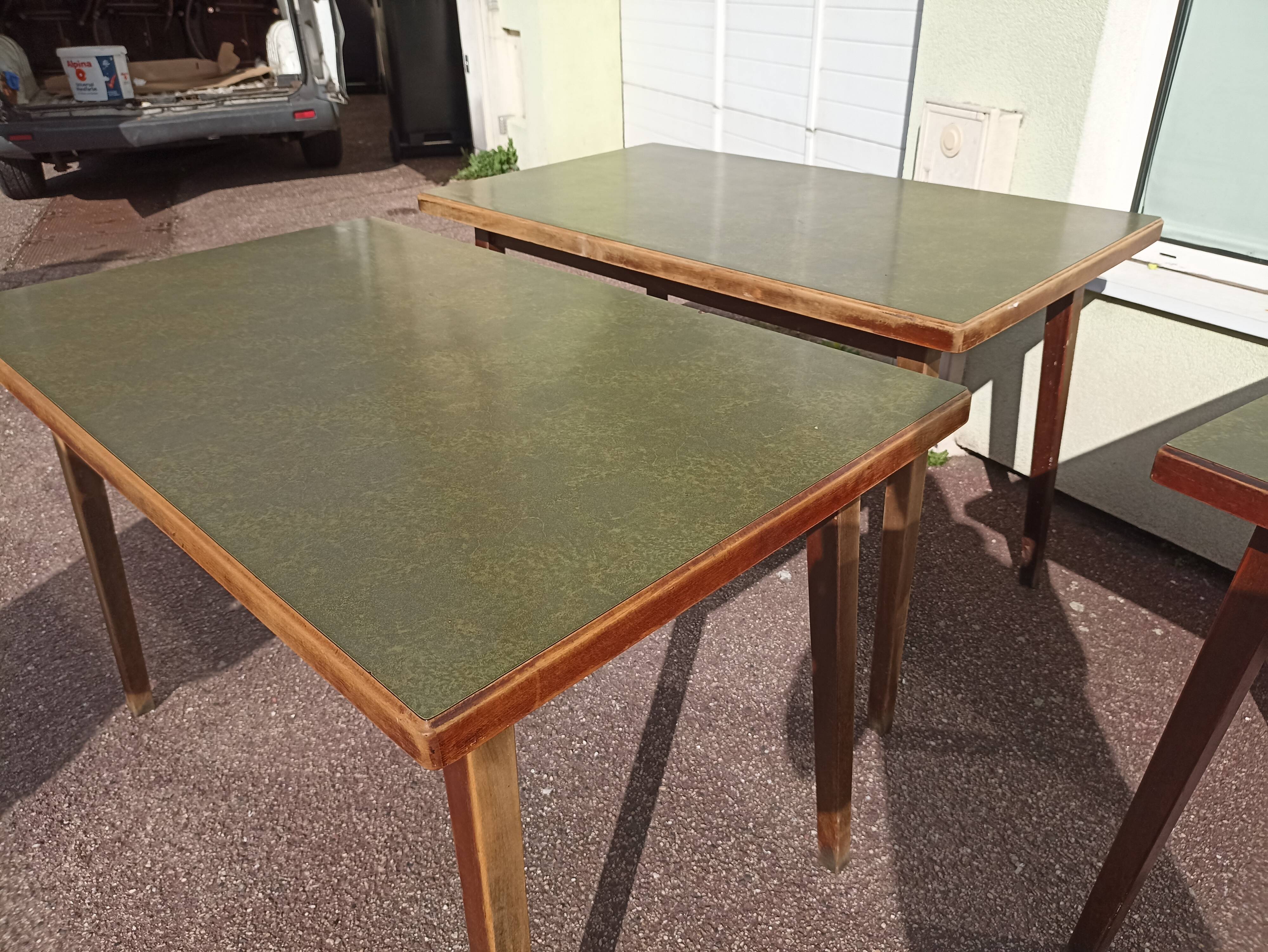 Set of 5 wooden and Formica bistro table