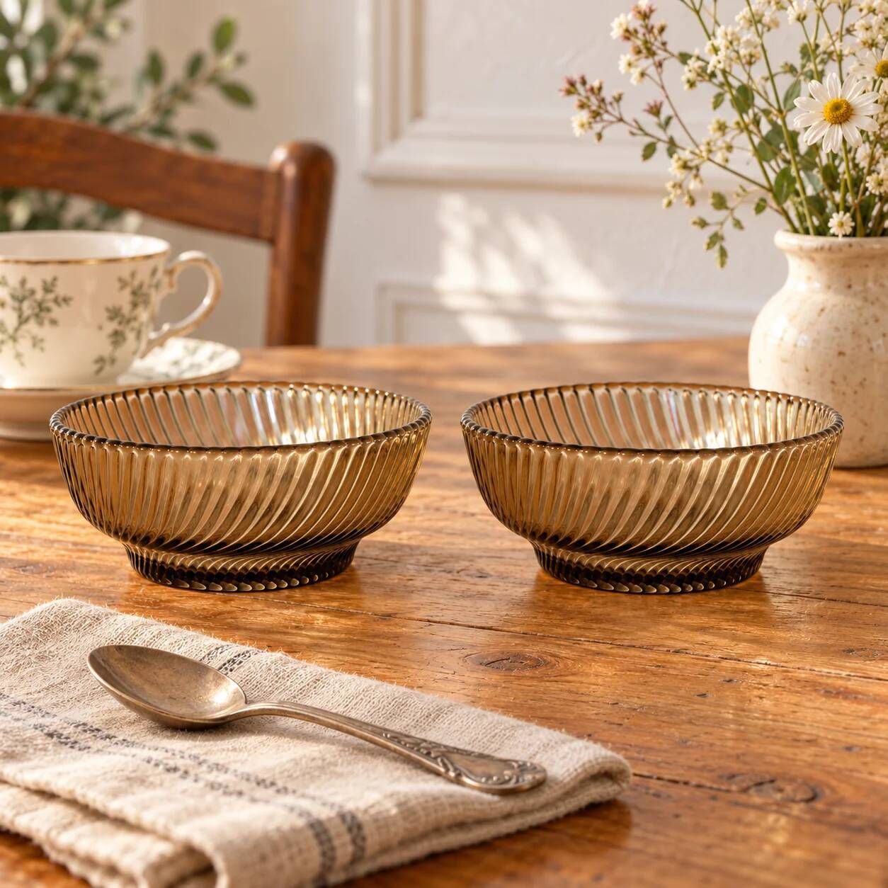 Set of 2 vintage smoky amber glass bowls – Twisted decor