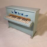Piano child