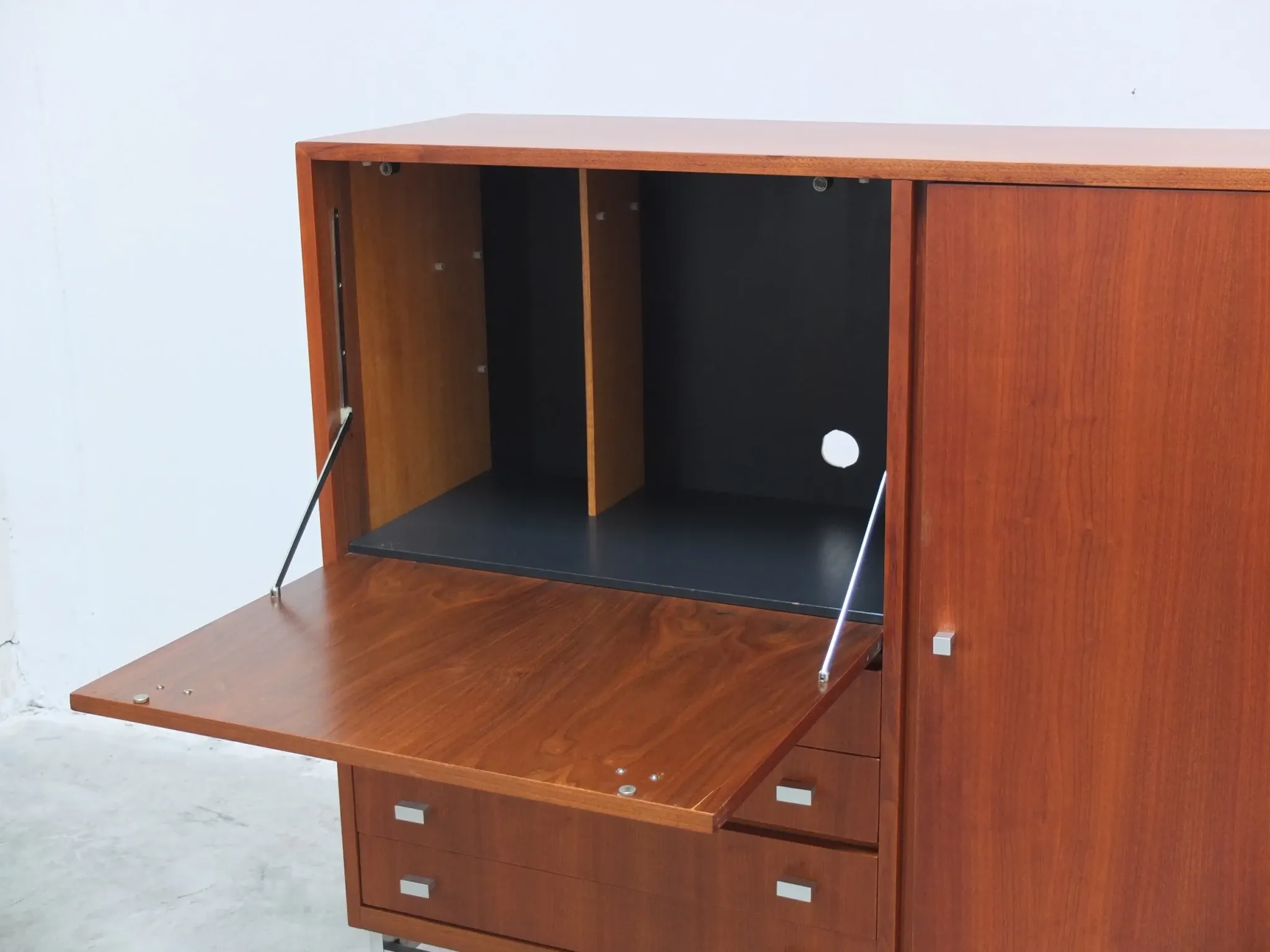 Belgian modernist bar cabinet by Werner Wölfers for V-Form, 1965