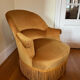 Fauteuil crapaud velours moutarde 