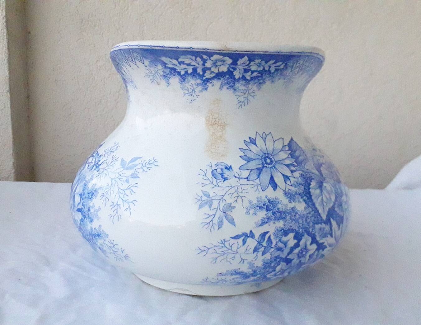 Pitcher jug in Saint Amand earthenware.