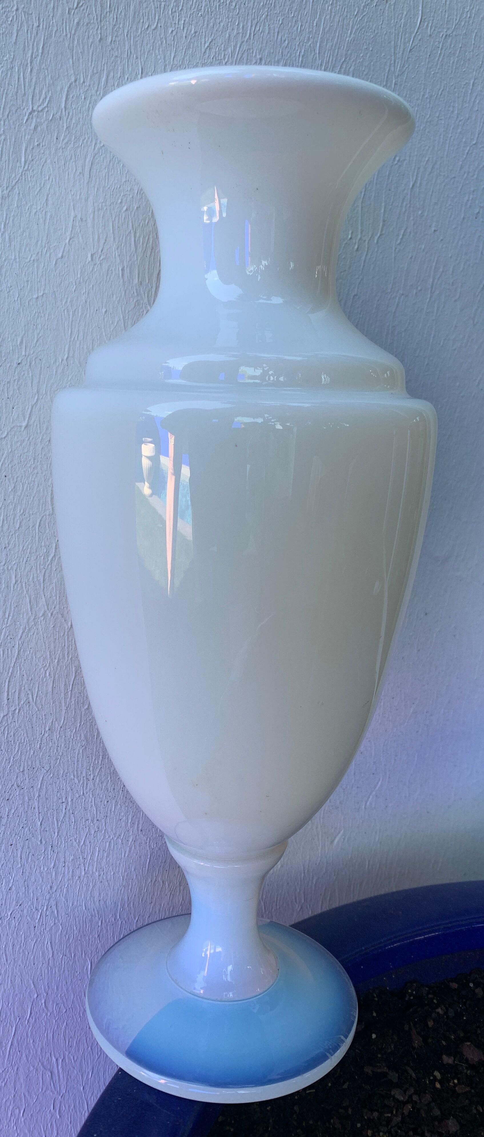 Opaline vase signed Sèvres, Paris