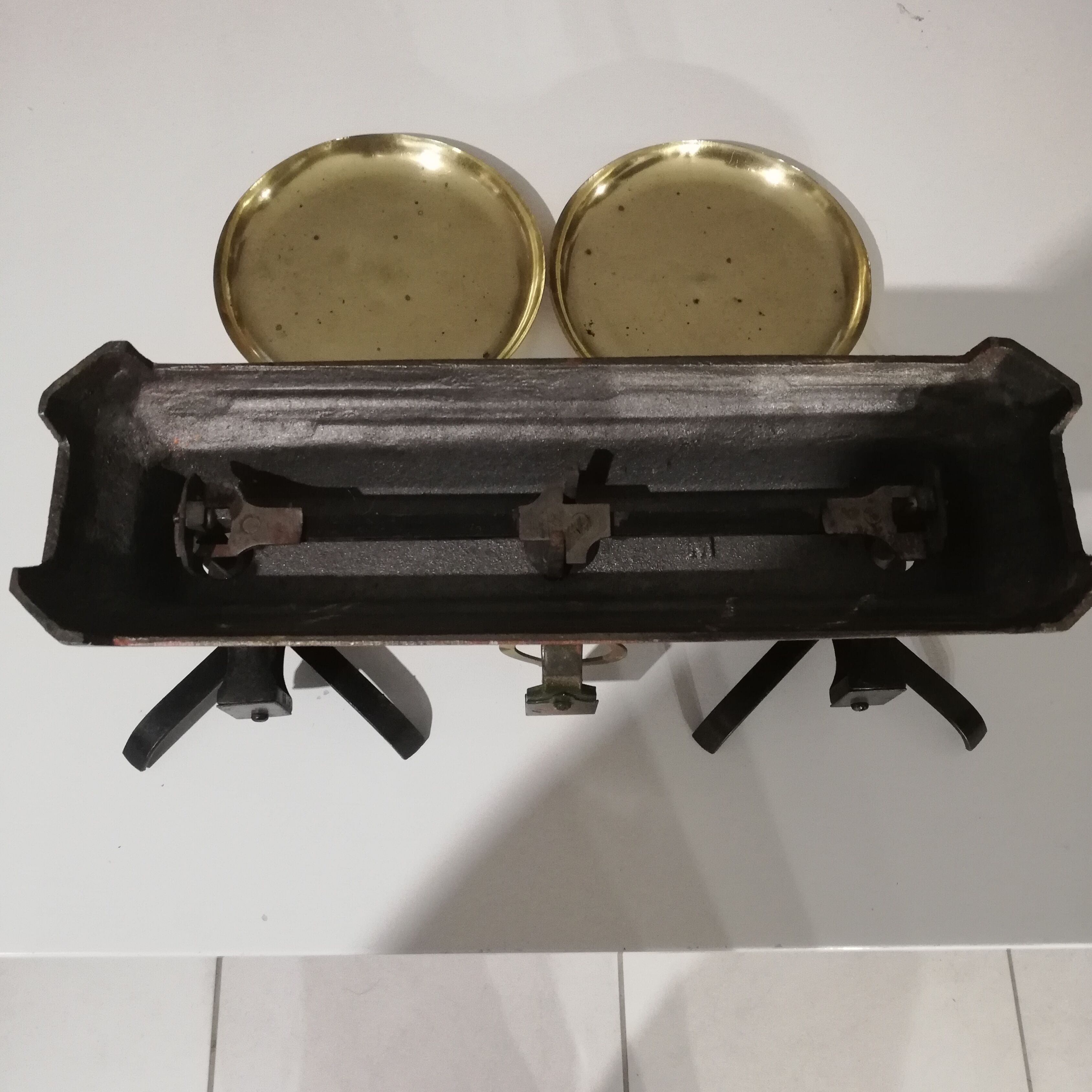 Old scale and weight game