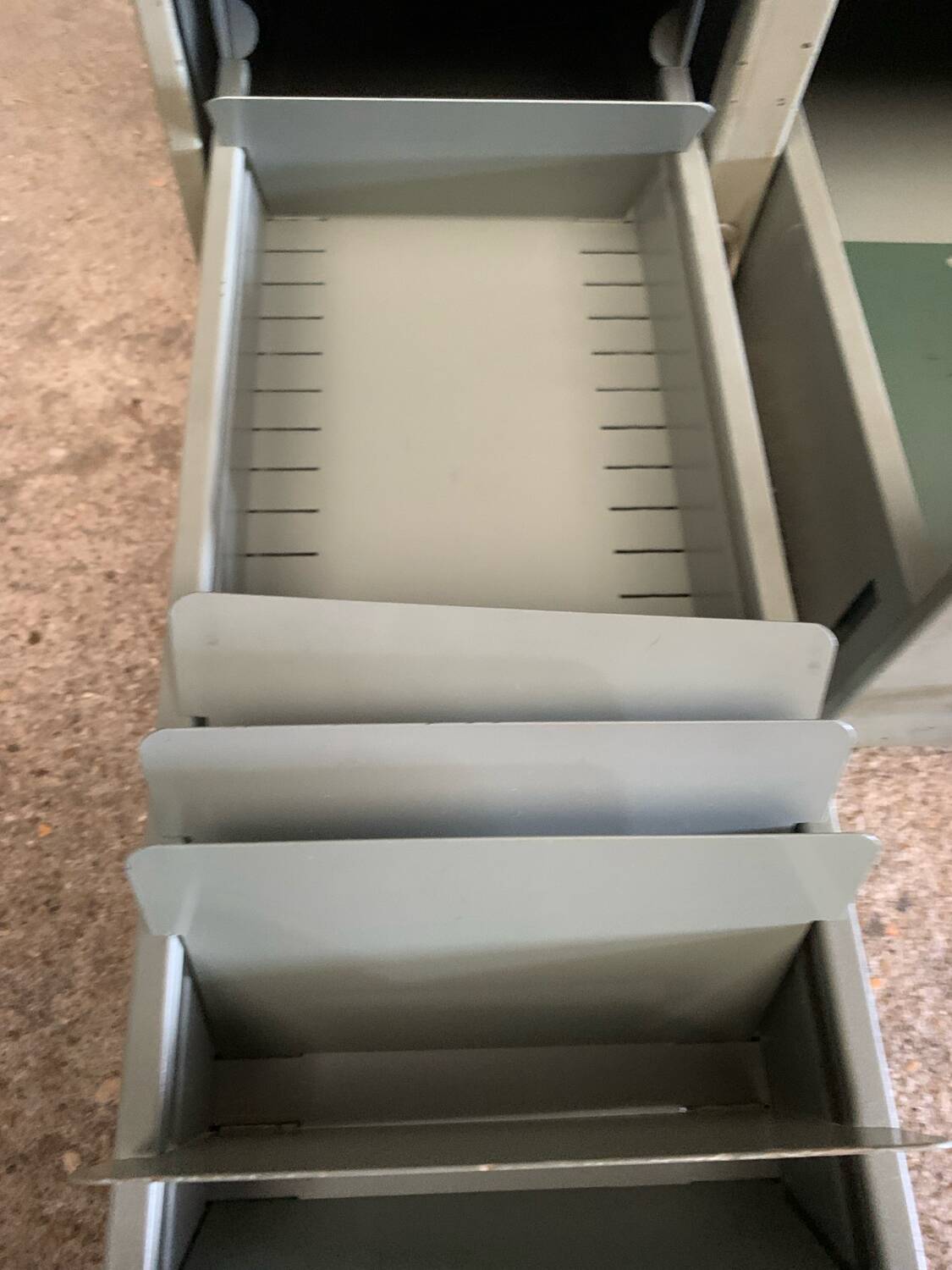 Structure of 6 vintage industrial lockers