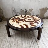 Round ceramic coffee table with “rooster” motif by Dan