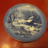Porcelain plate blue