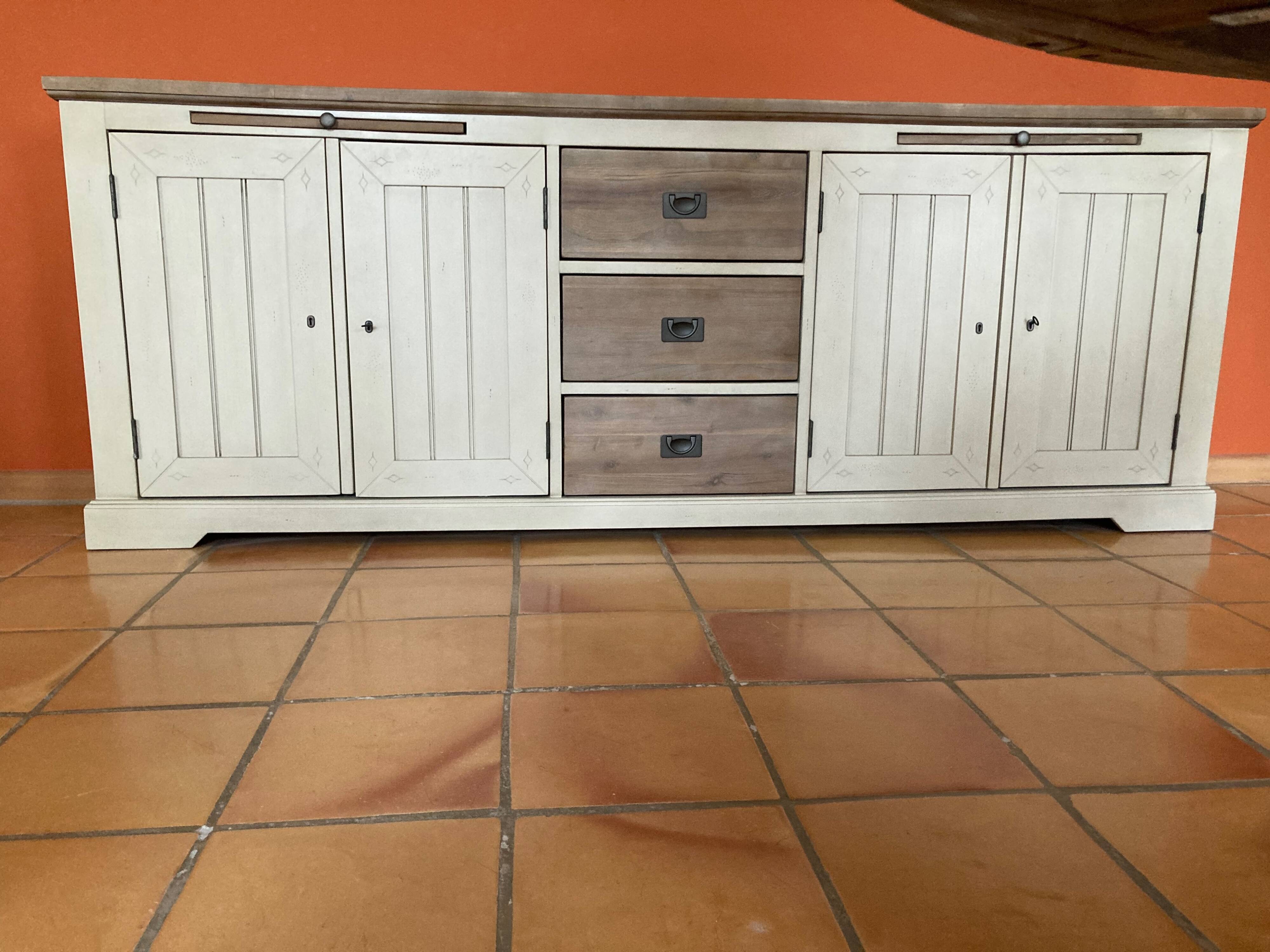 Bahut h&h model le port