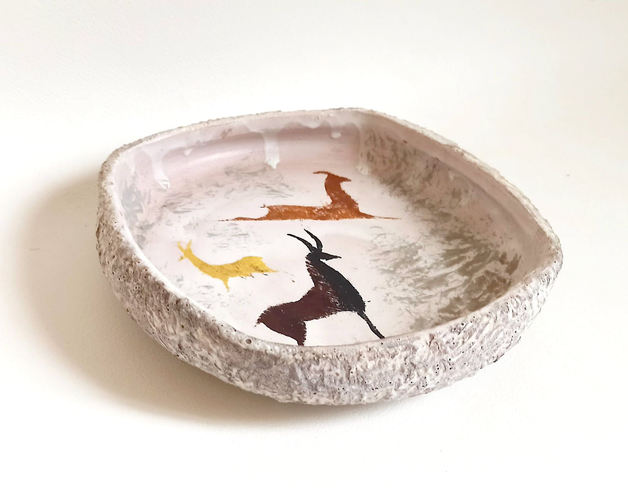 Vide poche en céramique motifs rupestres années 60