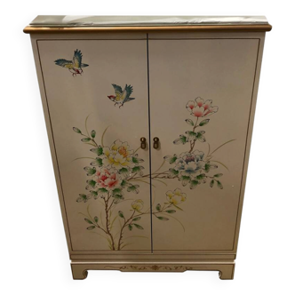 White lacquered Chinese wardrobe