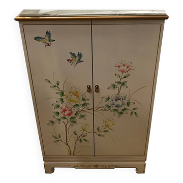 Armoire chinoise laquée blanche