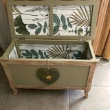 Vintage khaki chest and its removable Slavic heart