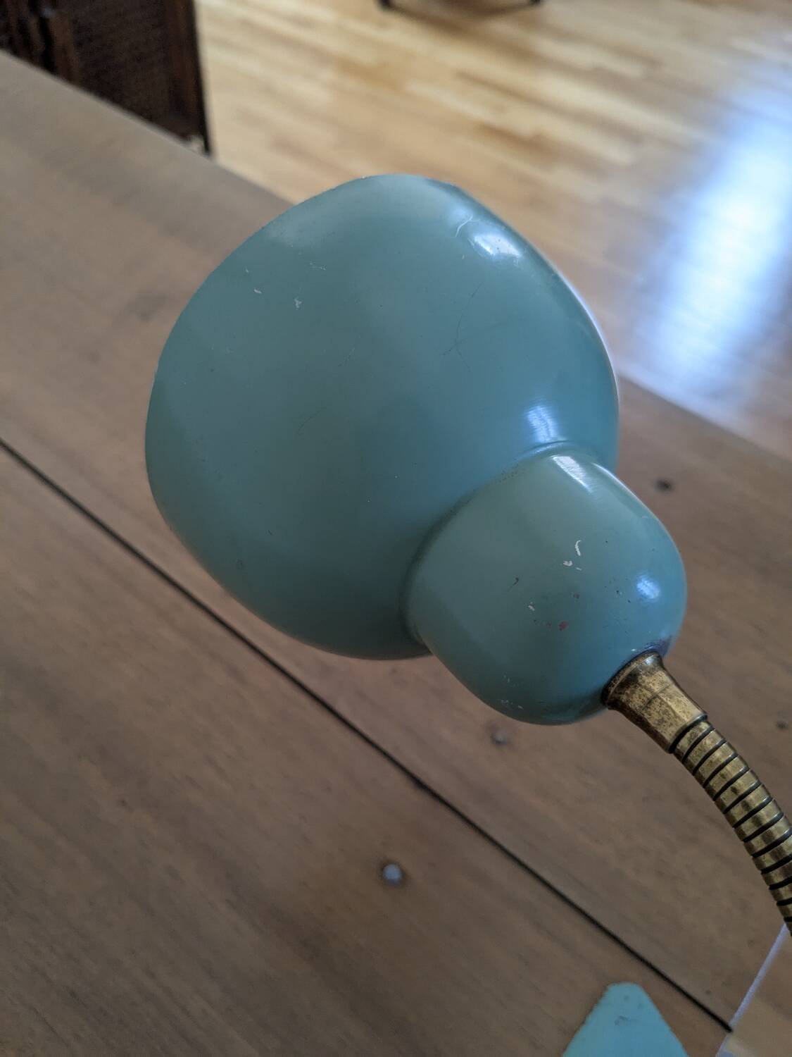 Vintage clip-on casserole lamp