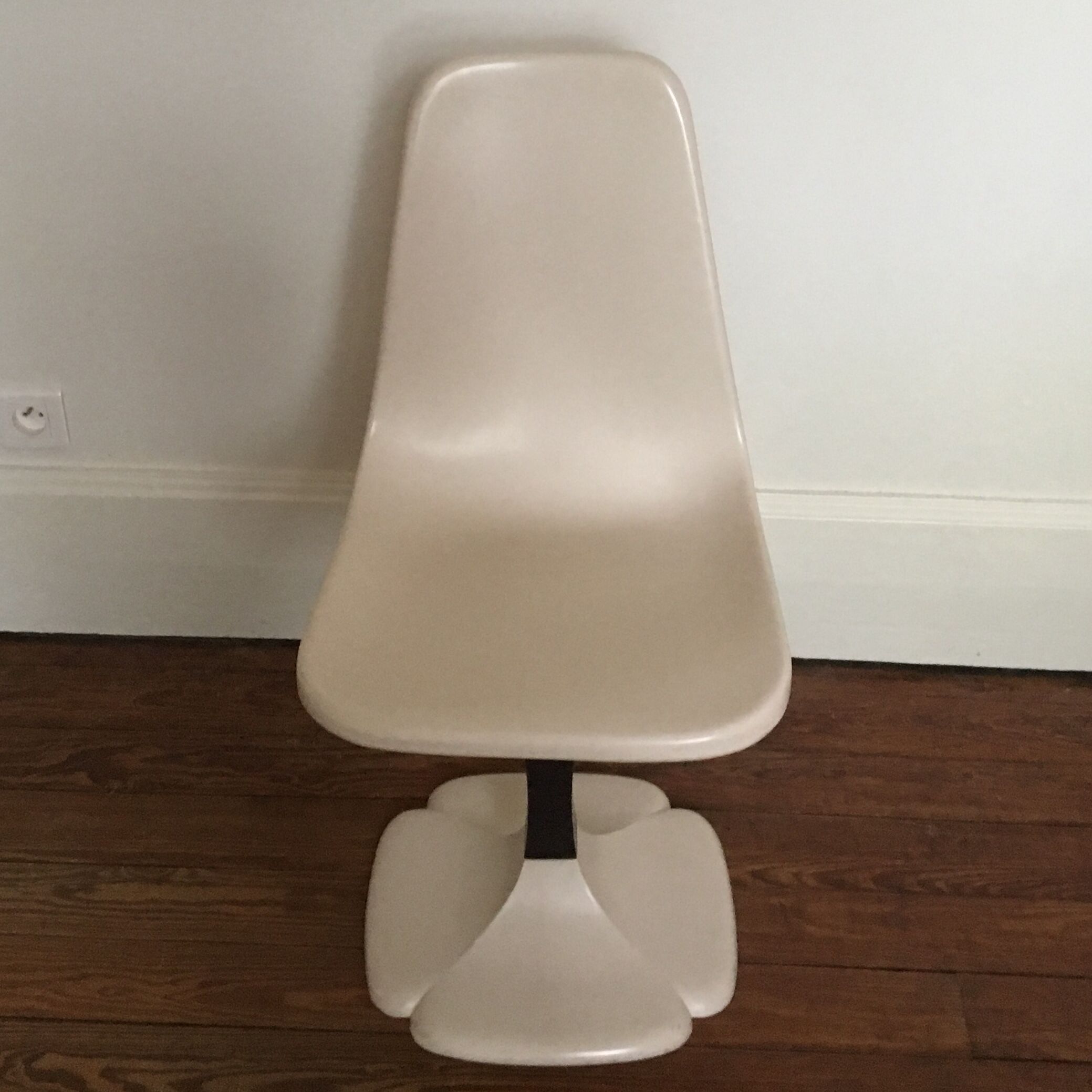 Gautier writing desk and a chair 1973