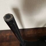 Bean-shaped tripod stool