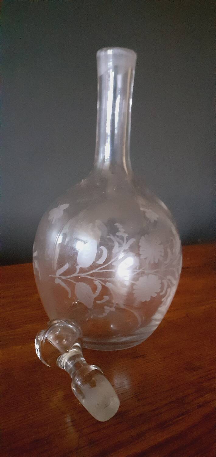 19th century carafe in blown and chiseled glass