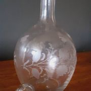 Carafe xixème en verre soufflé et ciselé