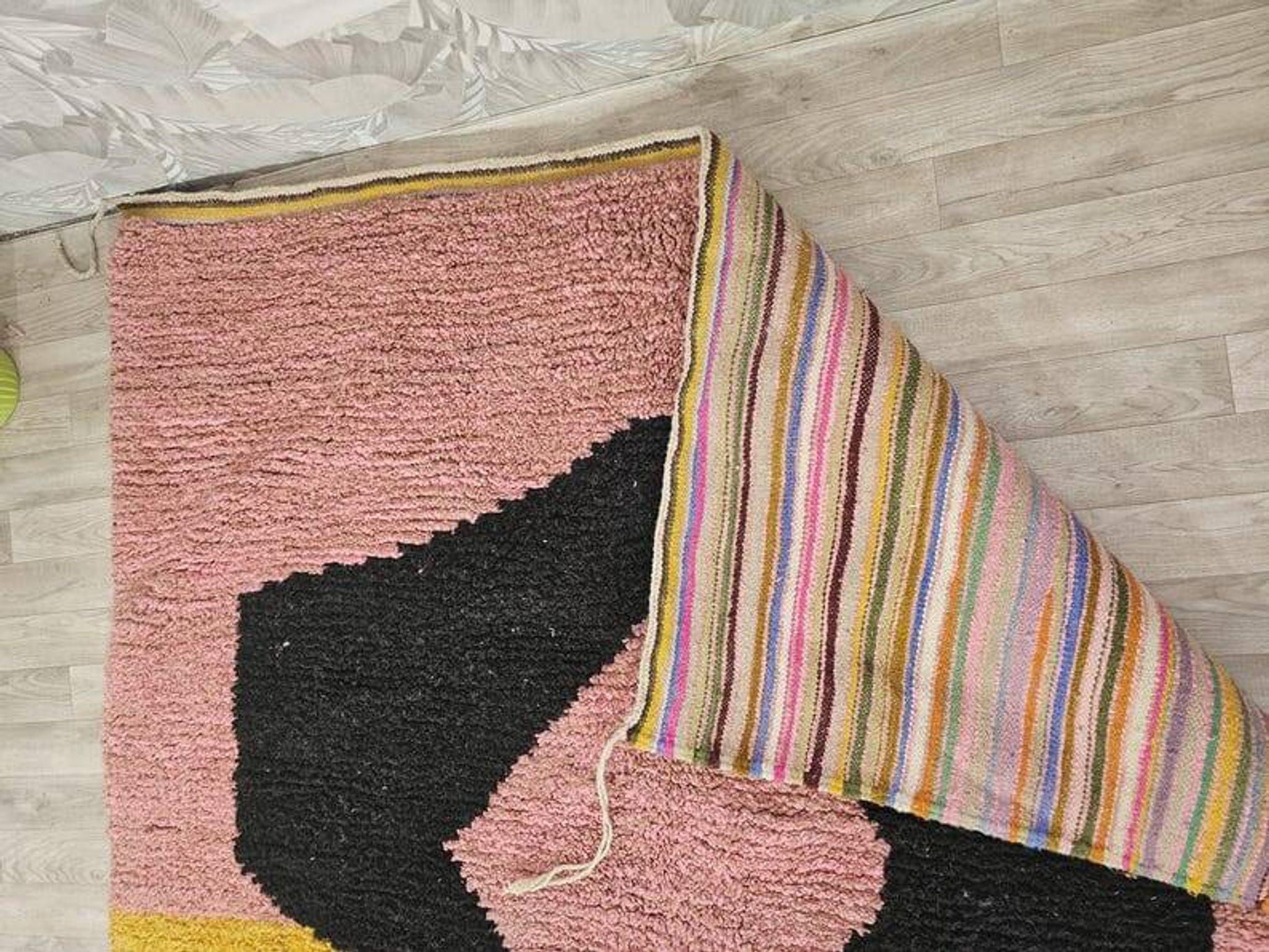 Handmade traditional pure wool rug size 2-3 m