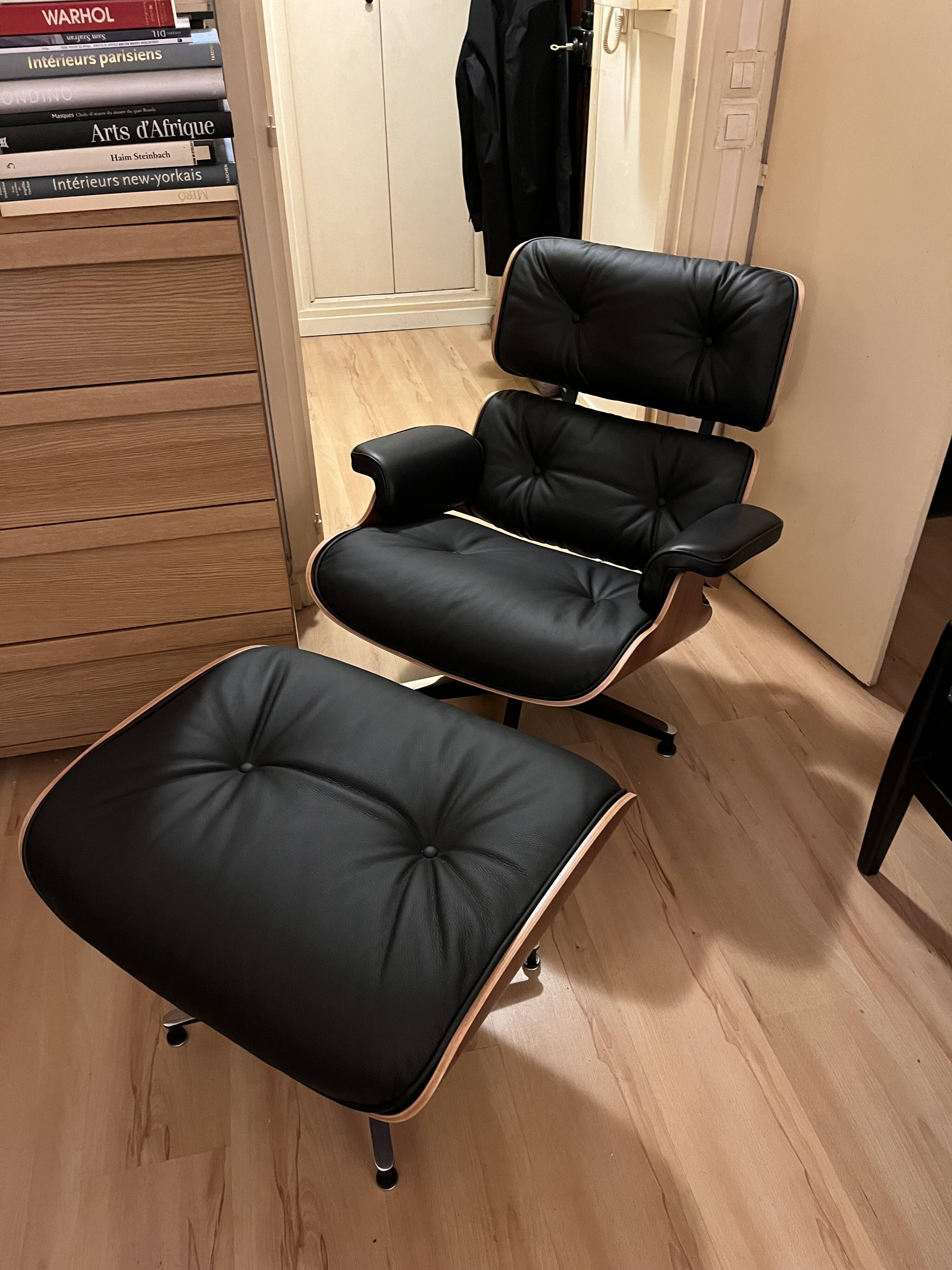 Fauteuil et ottoman Charles Eames en bois de palissandre et cuir