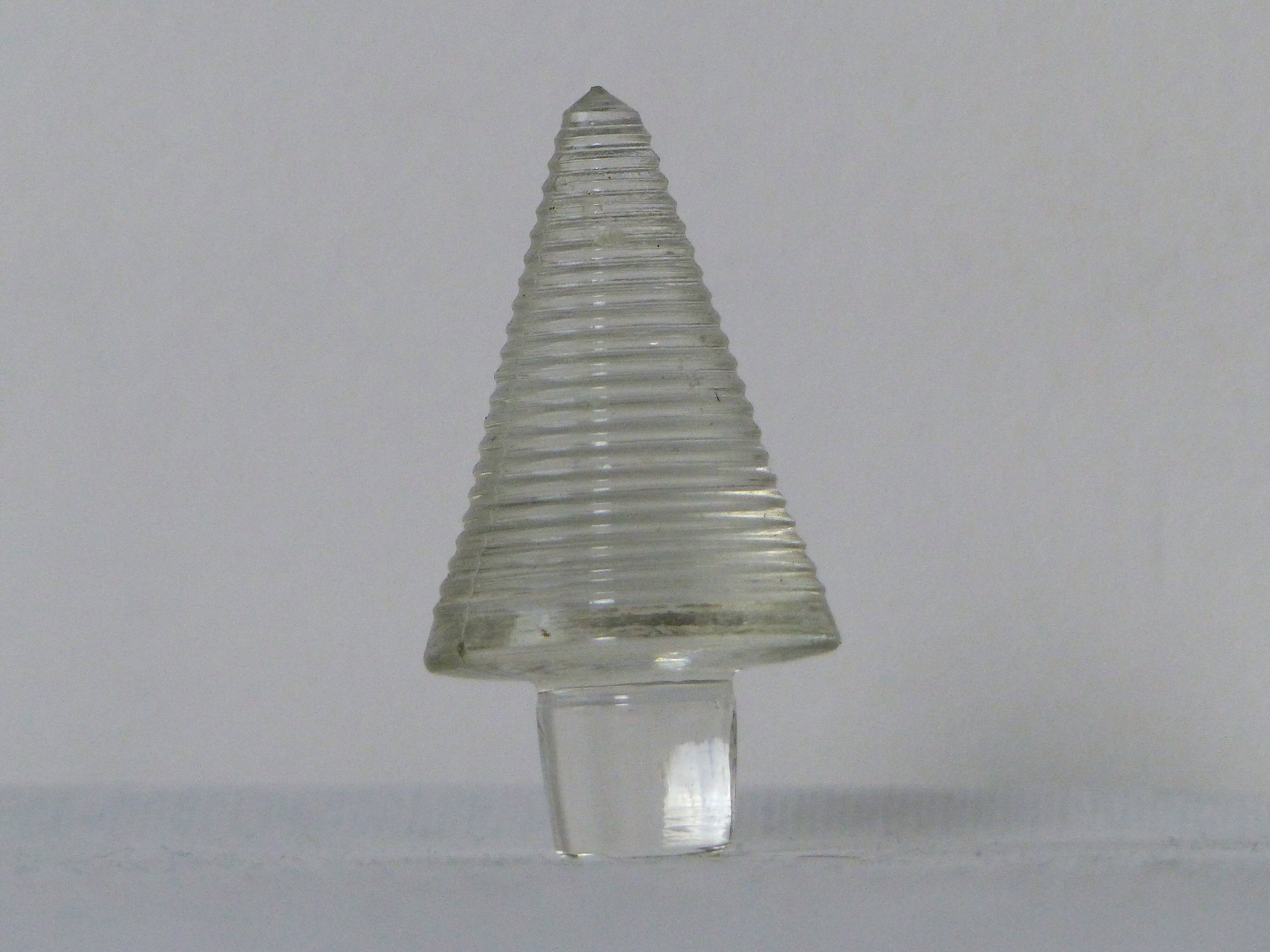 Carafe and its 3 glasses