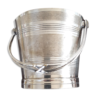 Ice bucket
