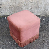 Pink velvet pouf with fringes