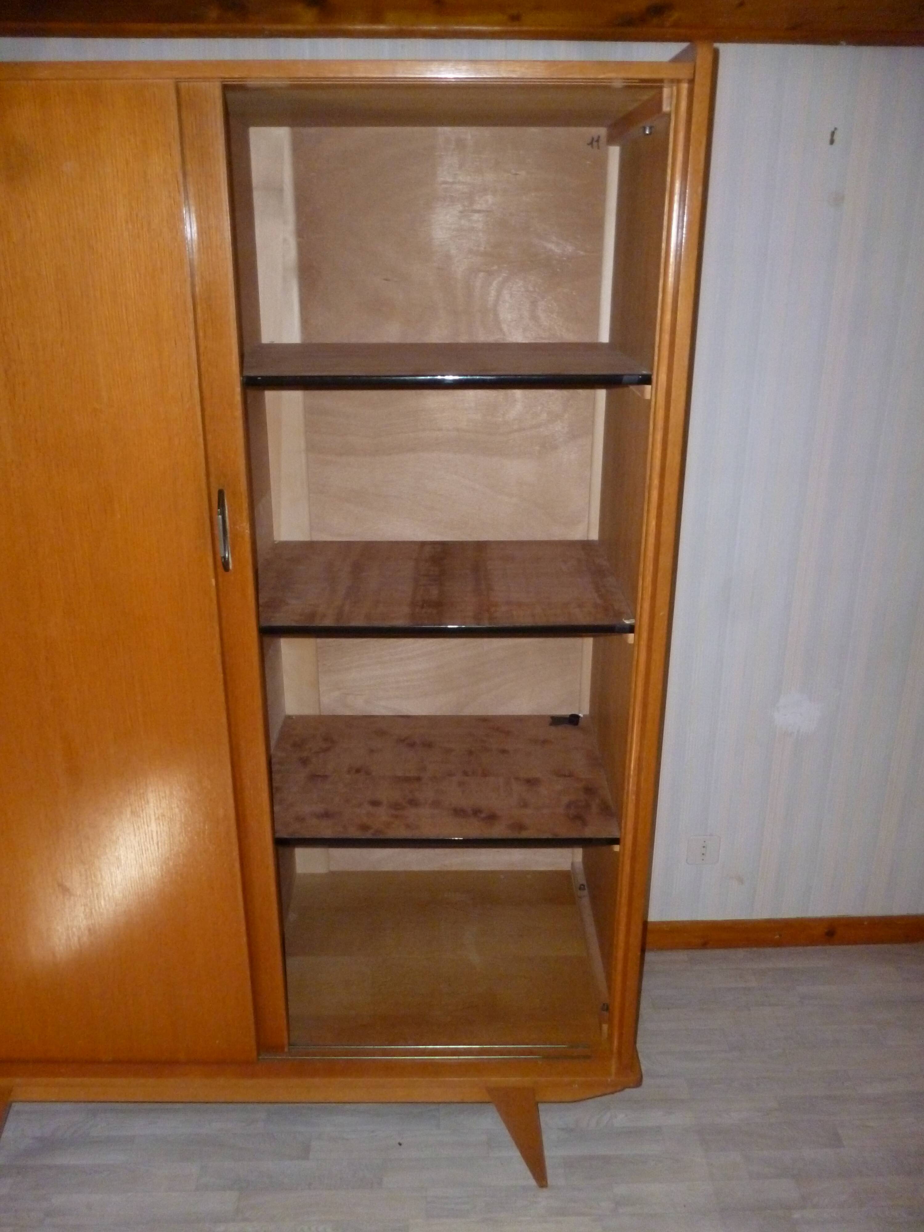 Wardrobe sliding doors year 70
